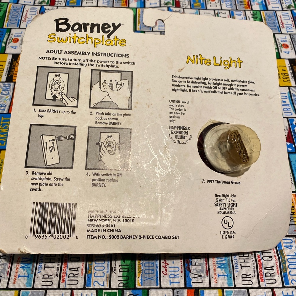 Barneys Purple and Yellow Night Light & switch plate Figurine Set. From 1992 - Picture 2 of 3